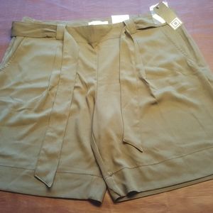 Liz Claiborne size 12 Olive Shorts